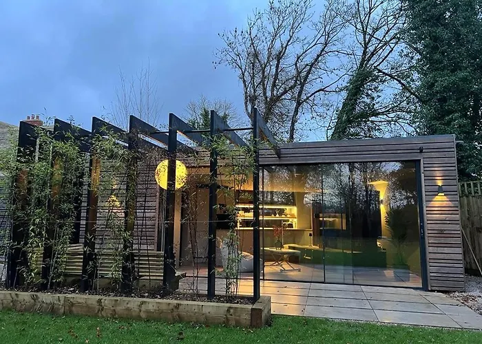 Contemporary Annex