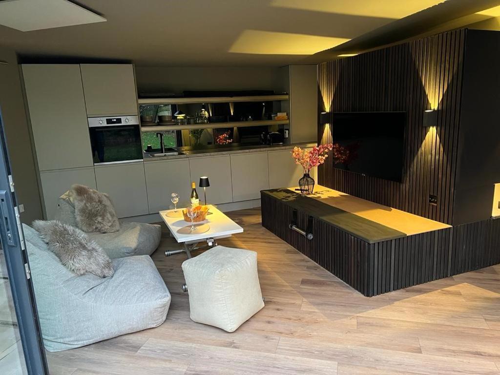 Contemporary Annex Apartment
